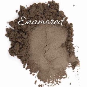 Younique eyeshadow pigment